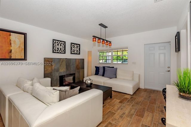 118 NW 35th St, Miami, FL 33127