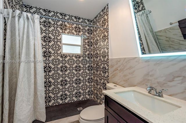 118 NW 35th St, Miami, FL 33127