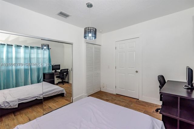 118 NW 35th St, Miami, FL 33127