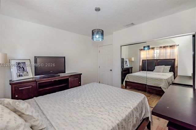 118 NW 35th St, Miami, FL 33127