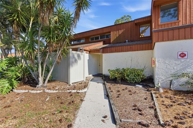 2058 SUNSET POINT ROAD 15, Clearwater, FL 33765