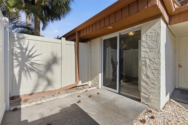 2058 SUNSET POINT ROAD 15, Clearwater, FL 33765