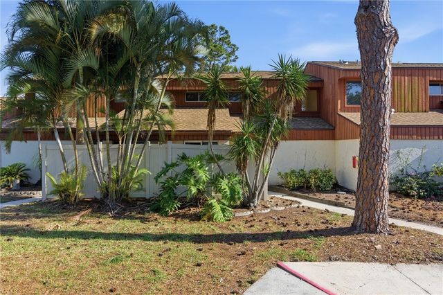 2058 SUNSET POINT ROAD 15, Clearwater, FL 33765