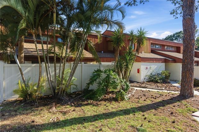 2058 SUNSET POINT ROAD 15, Clearwater, FL 33765