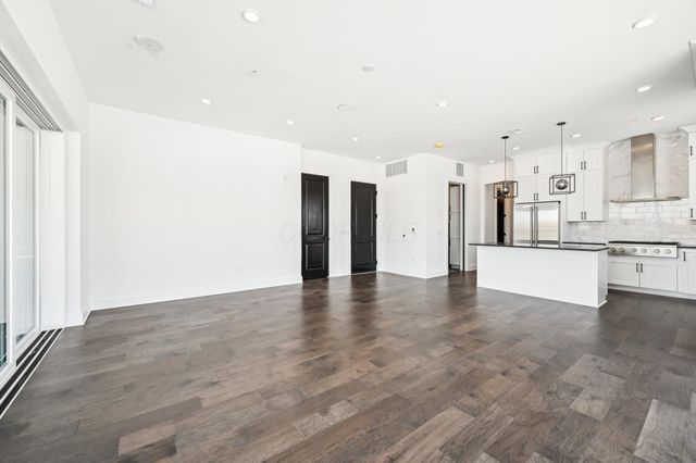 270 Dickenson Street, 301, Columbus, OH 43215