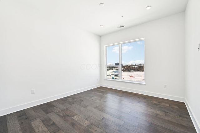 270 Dickenson Street, 301, Columbus, OH 43215