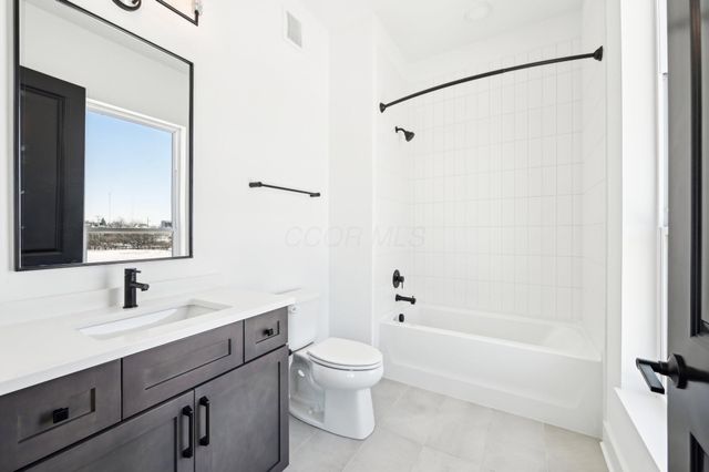 270 Dickenson Street, 301, Columbus, OH 43215