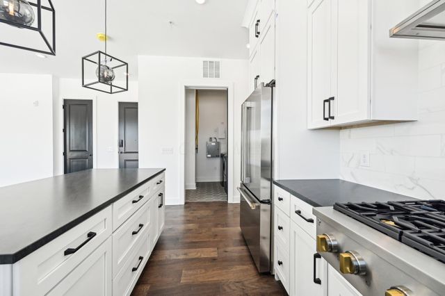 270 Dickenson Street, 301, Columbus, OH 43215