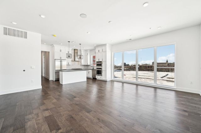 270 Dickenson Street, 301, Columbus, OH 43215