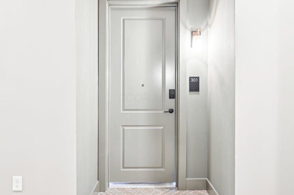 270 Dickenson Street, 301, Columbus, OH 43215