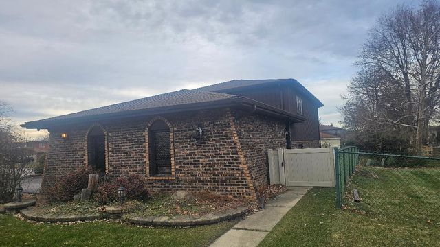 1048 E 194th Place, Glenwood, IL 60425