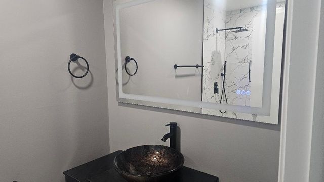 1048 E 194th Place, Glenwood, IL 60425