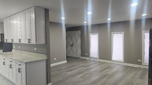 1048 E 194th Place, Glenwood, IL 60425