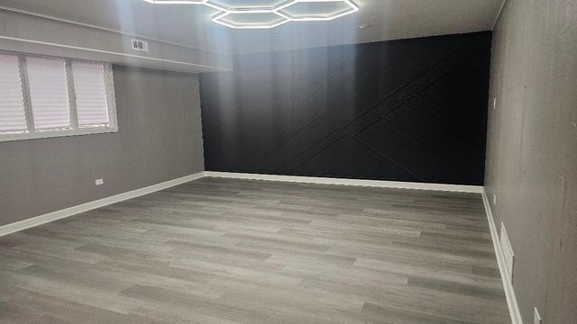 1048 E 194th Place, Glenwood, IL 60425