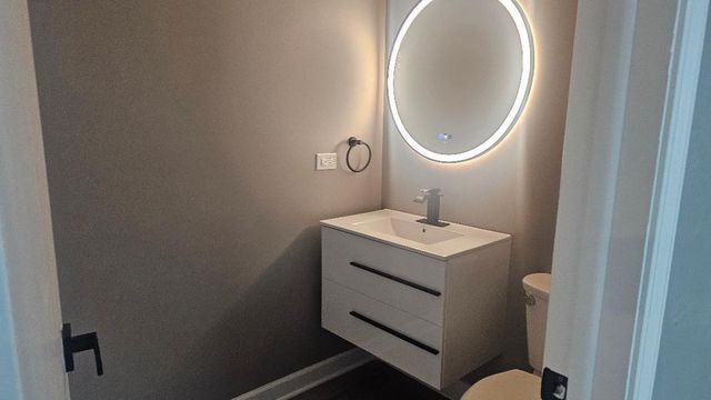 1048 E 194th Place, Glenwood, IL 60425