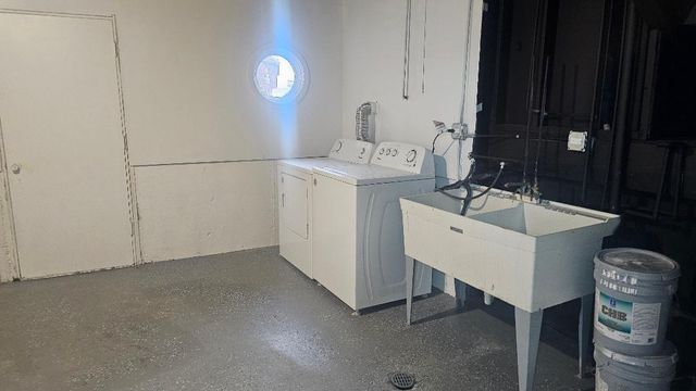 1048 E 194th Place, Glenwood, IL 60425