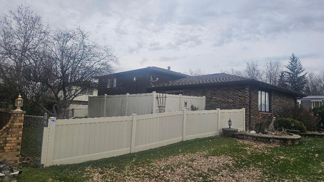 1048 E 194th Place, Glenwood, IL 60425