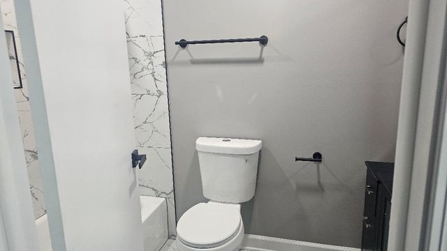 1048 E 194th Place, Glenwood, IL 60425