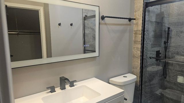 1048 E 194th Place, Glenwood, IL 60425