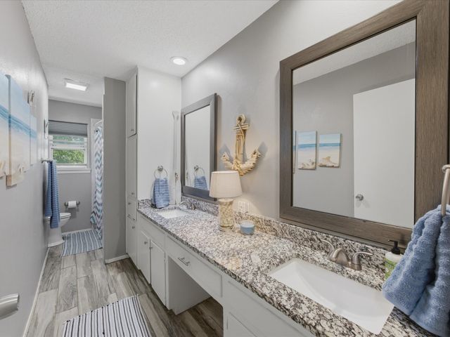 5025 Wyoming Trail, North Richland Hills, TX 76180