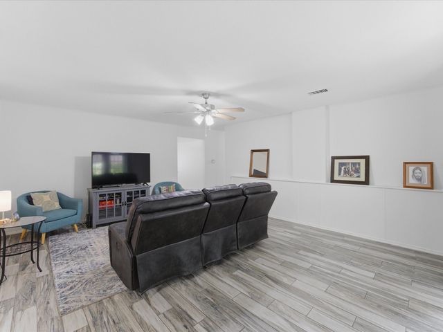 5025 Wyoming Trail, North Richland Hills, TX 76180