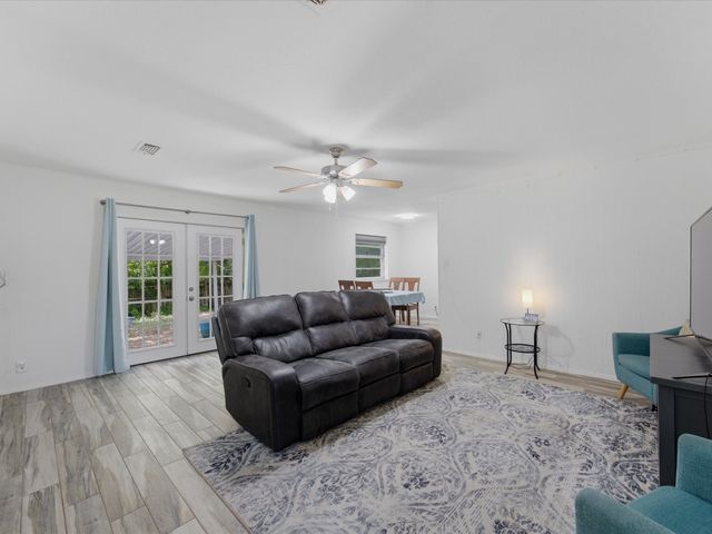 5025 Wyoming Trail, North Richland Hills, TX 76180