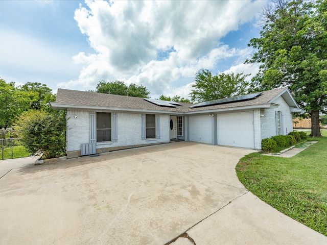 5025 Wyoming Trail, North Richland Hills, TX 76180