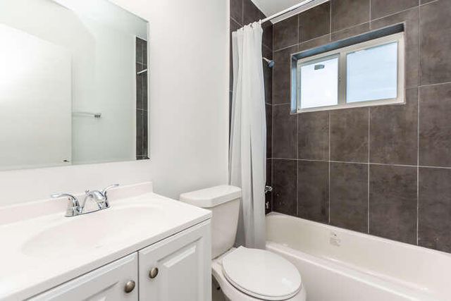 320 SW 10th Terrace, Hallandale Beach, FL 33009