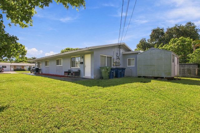 320 SW 10th Terrace, Hallandale Beach, FL 33009
