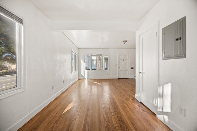 6320 Shattuck Ave, Oakland, CA 94609