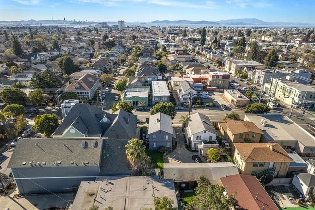 6320 Shattuck Ave, Oakland, CA 94609