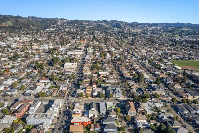 6320 Shattuck Ave, Oakland, CA 94609