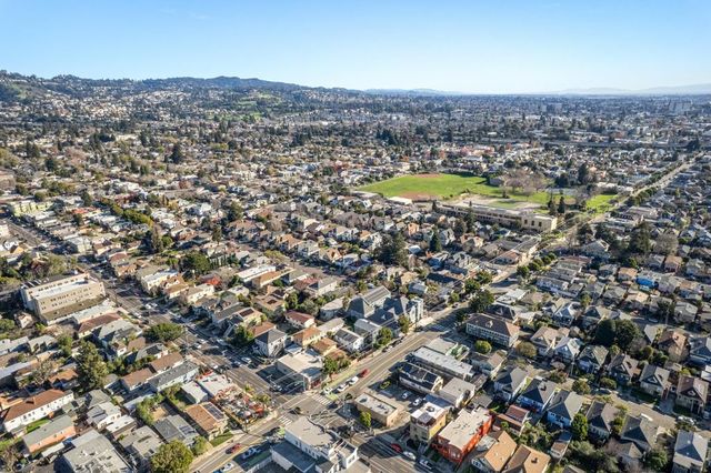 6320 Shattuck Ave, Oakland, CA 94609