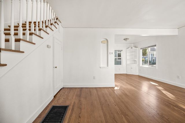 6320 Shattuck Ave, Oakland, CA 94609