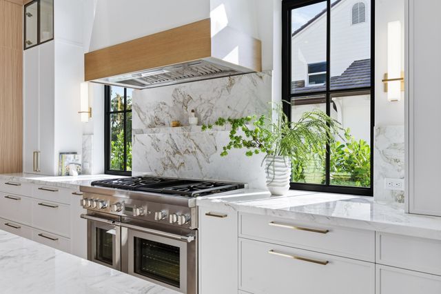 2442 Bay Circle, Palm Beach Gardens, FL 33410