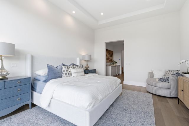 2442 Bay Circle, Palm Beach Gardens, FL 33410