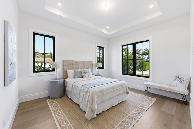 2442 Bay Circle, Palm Beach Gardens, FL 33410