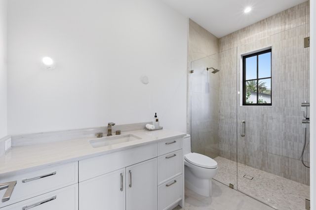 2442 Bay Circle, Palm Beach Gardens, FL 33410