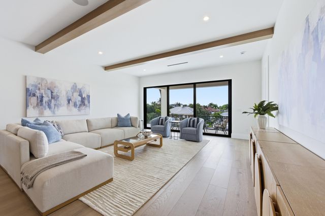 2442 Bay Circle, Palm Beach Gardens, FL 33410