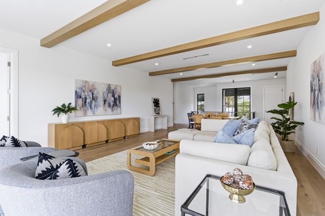 2442 Bay Circle, Palm Beach Gardens, FL 33410