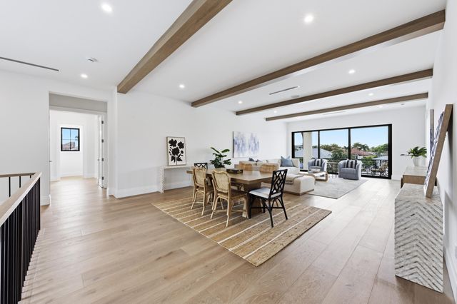 2442 Bay Circle, Palm Beach Gardens, FL 33410