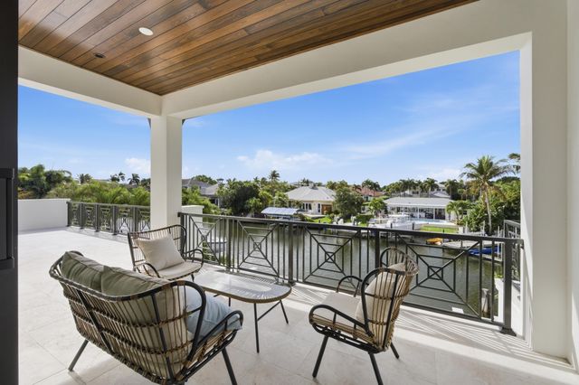 2442 Bay Circle, Palm Beach Gardens, FL 33410