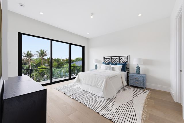 2442 Bay Circle, Palm Beach Gardens, FL 33410