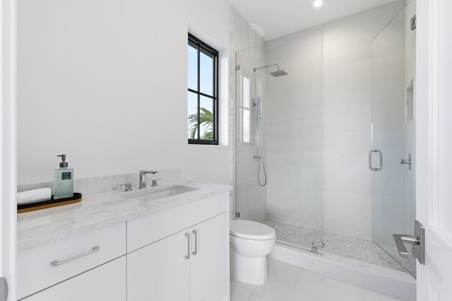 2442 Bay Circle, Palm Beach Gardens, FL 33410