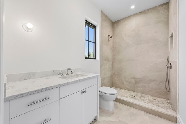 2442 Bay Circle, Palm Beach Gardens, FL 33410