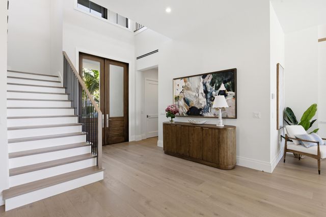 2442 Bay Circle, Palm Beach Gardens, FL 33410