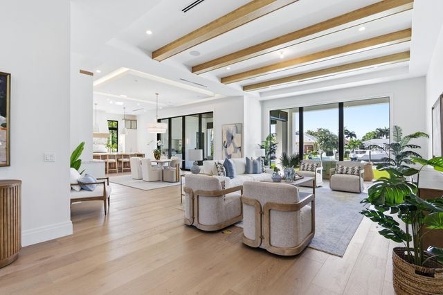 2442 Bay Circle, Palm Beach Gardens, FL 33410