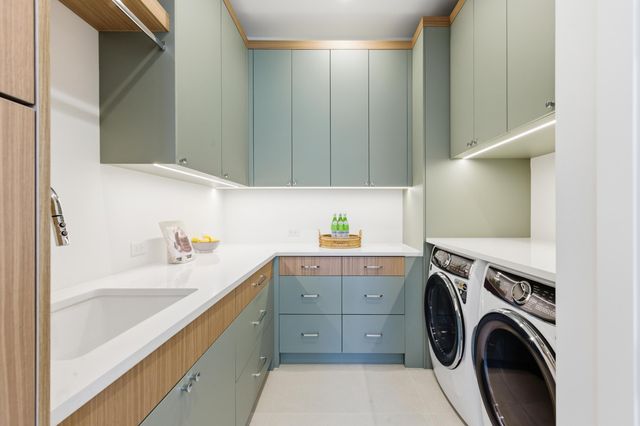 2442 Bay Circle, Palm Beach Gardens, FL 33410