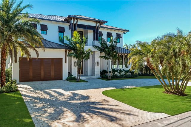 2442 Bay Circle, Palm Beach Gardens, FL 33410