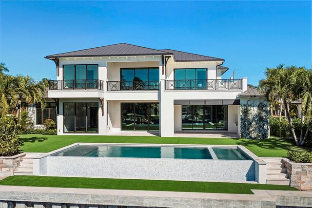 2442 Bay Circle, Palm Beach Gardens, FL 33410